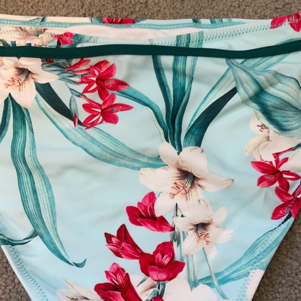 Cupshe tropical floral bikini bottoms size M - Picture 5 of 7